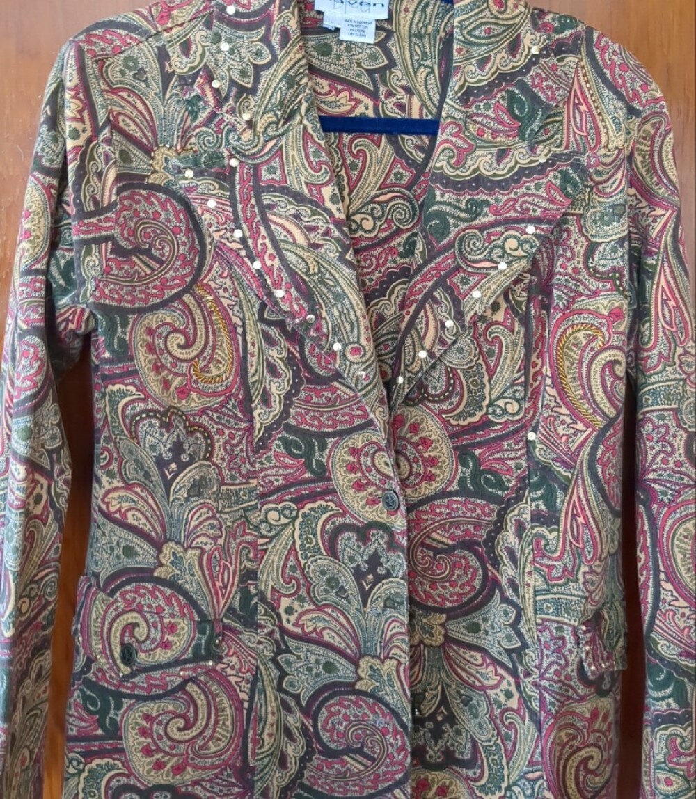 r.bean Paisley Button-Up Long Jacjet in Olive, Red & Tan - Picture 3 of 4